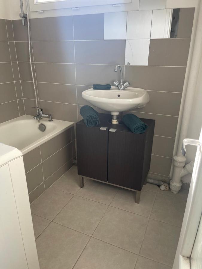 Appartement Spacieux نوجان-لو-روترو المظهر الخارجي الصورة